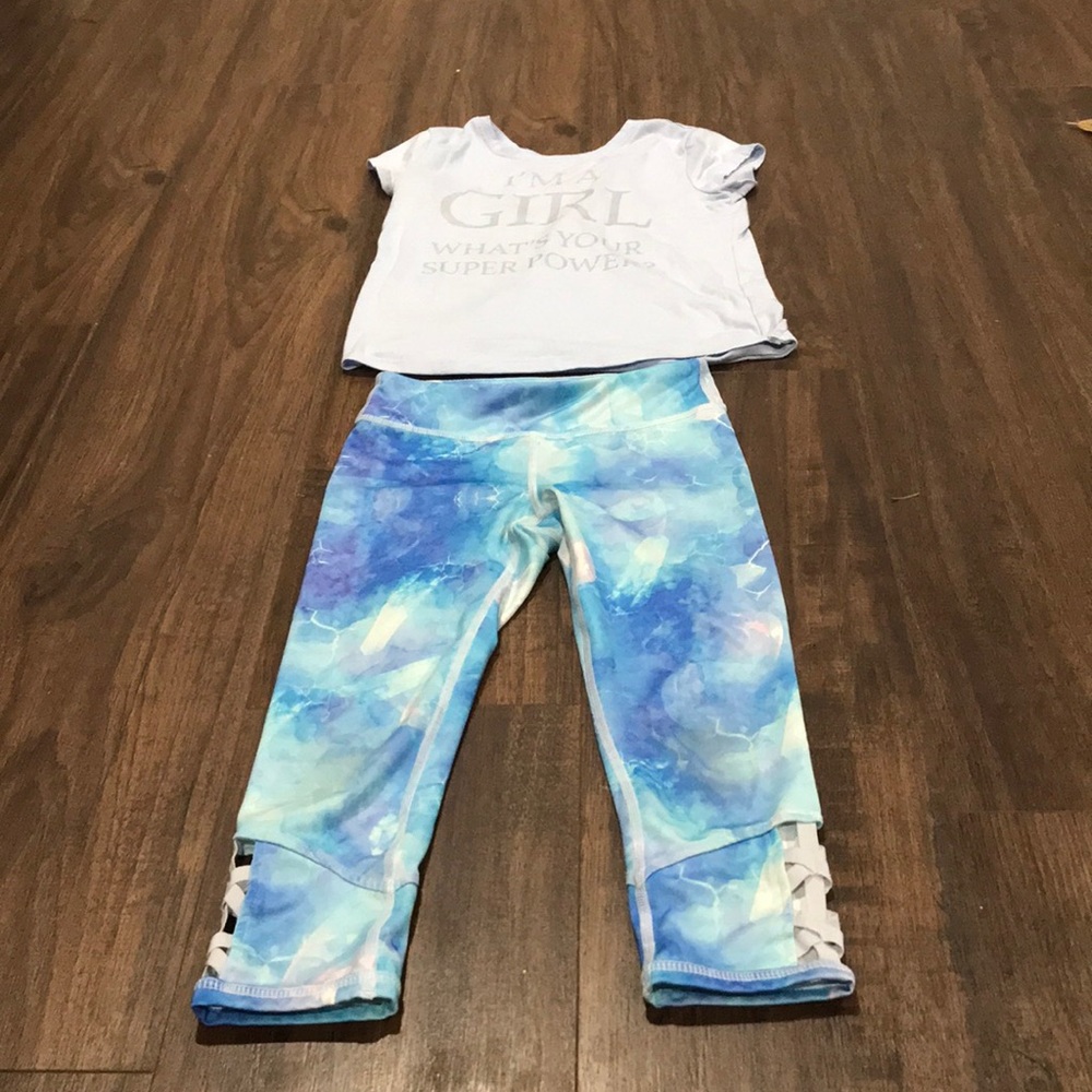 🍭💎Cute matching shirt and capris leggings💎🍭